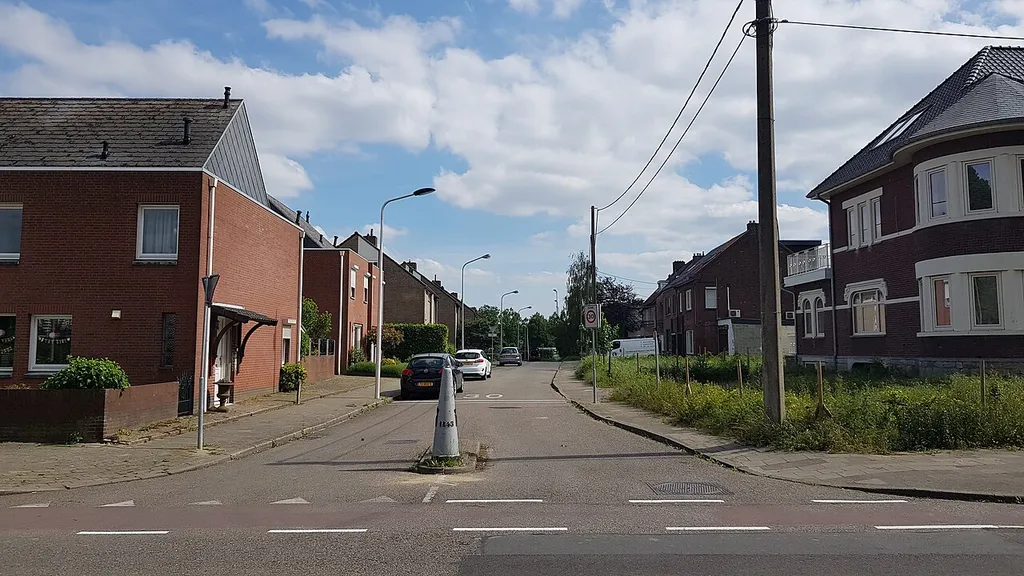 Belgium-Netherlands boundary stone no. 80