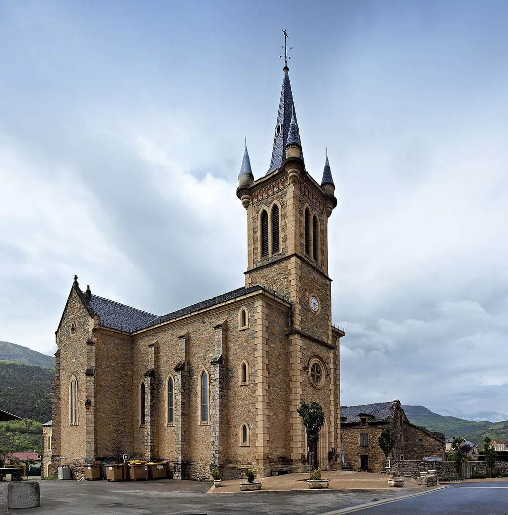 La Cresse (Aveyron) - L'église paroissiale Saint-Baudile