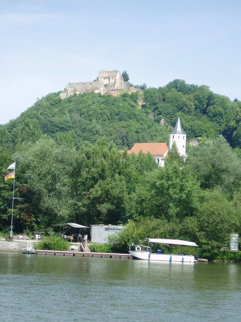 Burg bei Donaustauf