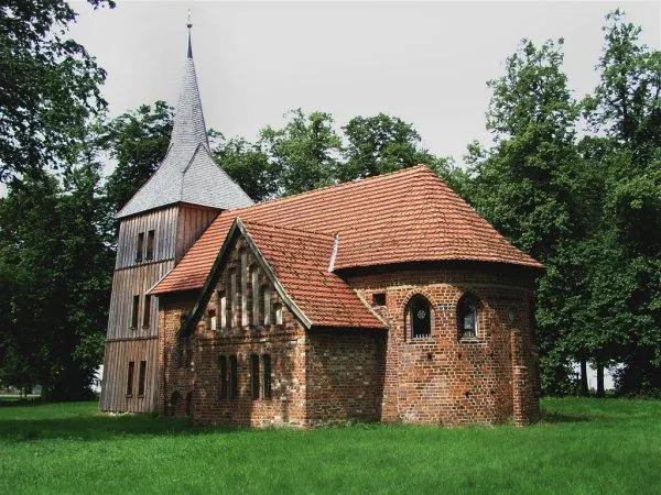 Kirche in Sülstorf (Mecklenburg)