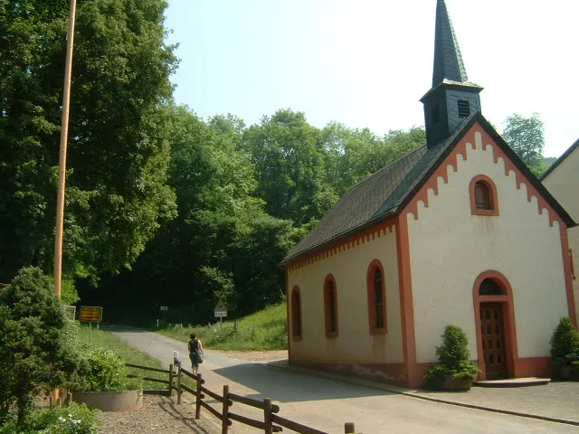 St. Wendel und St. Urban Kirche in Ammeldingen an der Our, (Eifel) erbaut 1816, 1945 erneuert, 1980 neu gestaltet