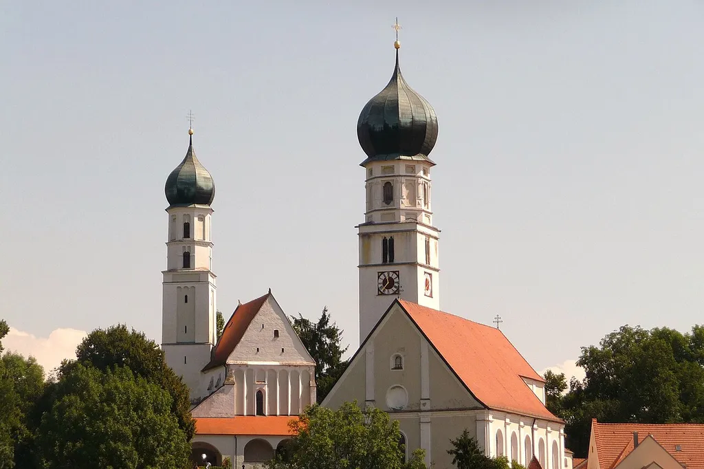 Marienkirche und Kreuzkirche in Haindling, Stadt Geiselhöring