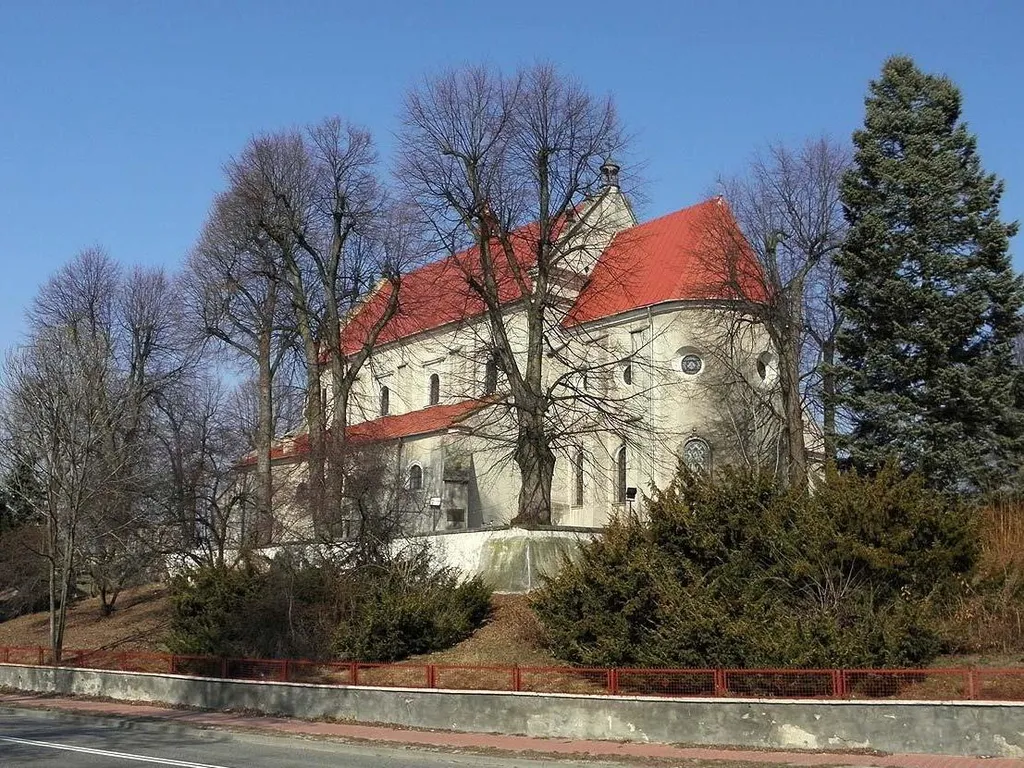 Zabytkowy kościół w Skrzynnie.