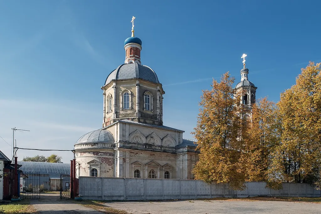Церковь Святых Космы и Дамиана: поселок Виноградово (бывшее село Алешино), Воскресенский район, Московская область. Дата основания: 1847 г. Кирпичная церковь типа восьмерик на четверике с трапезной и колокольней. В трапезной Покровский и Кирилло-Афанасьевский приделы. Закрыта в 1930-х. Открыта в 1996, отремонтирована.