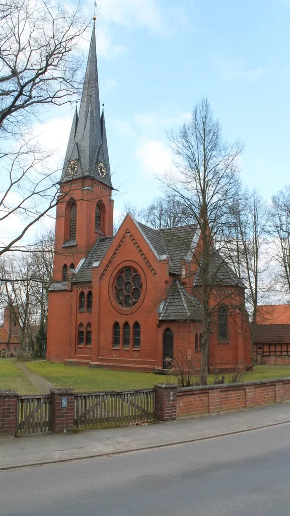 Außenansicht der Ostedter Kirche.