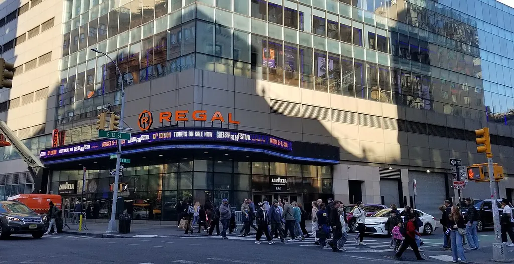 Regal Union Square Stadium 14