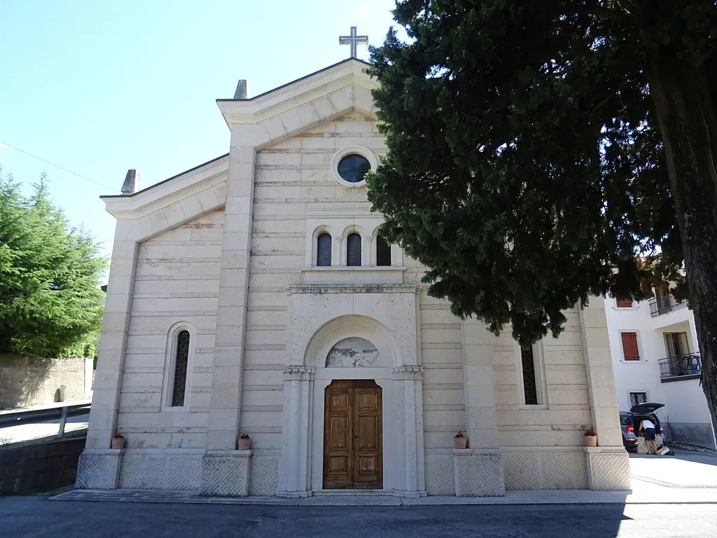 Lubiara (Caprino Veronese, Veneto, Italy), Saint John the Baptist church