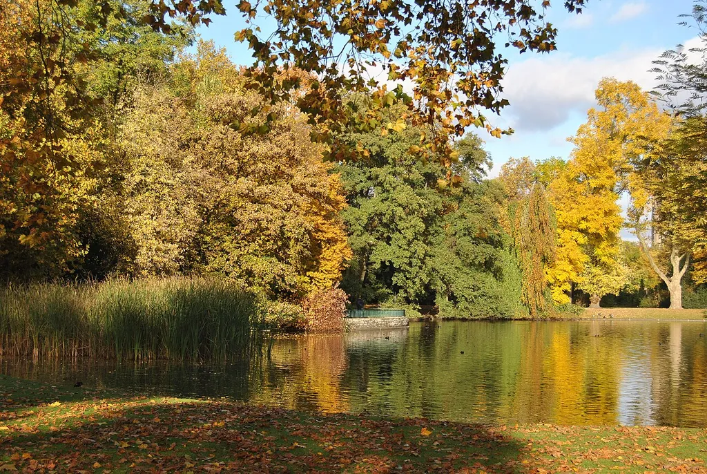 Ein herbstlicher Tag am Teich im Bulmker Park in Gelsenkirchen