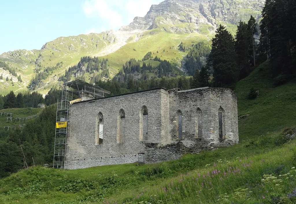 de:Kirchenruine San Gaudenzio Ansicht von Süden