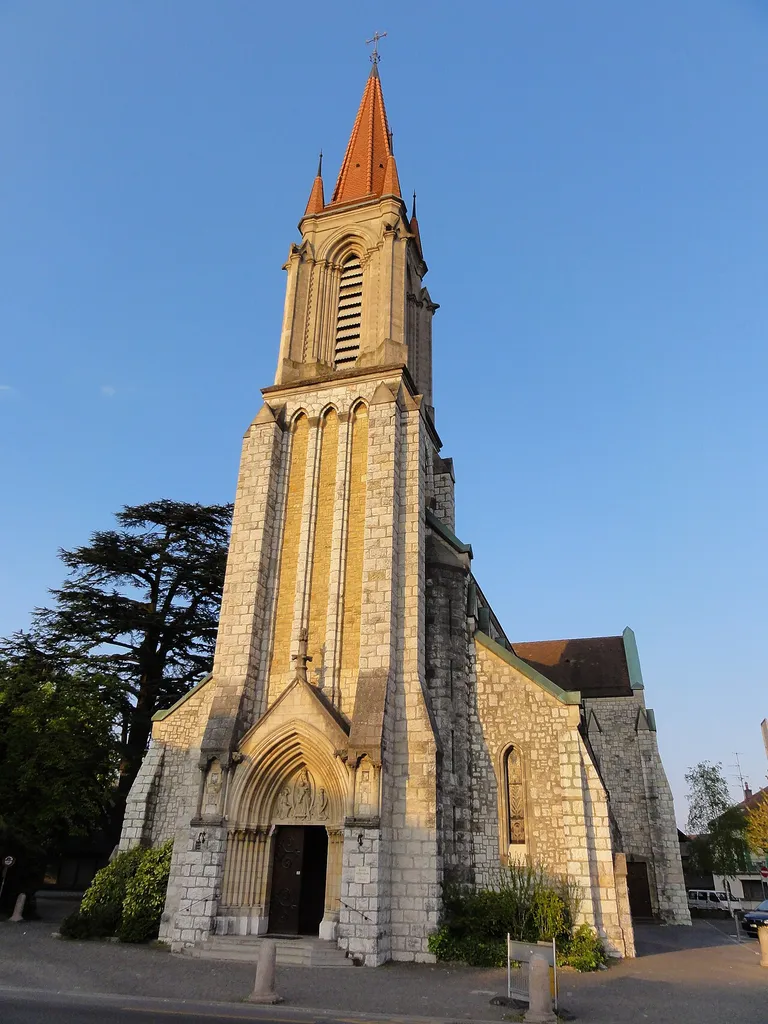 L’église Notre-Dame des Grâces Av. des Communes-Réunies 5 1212 Grand-Lancy