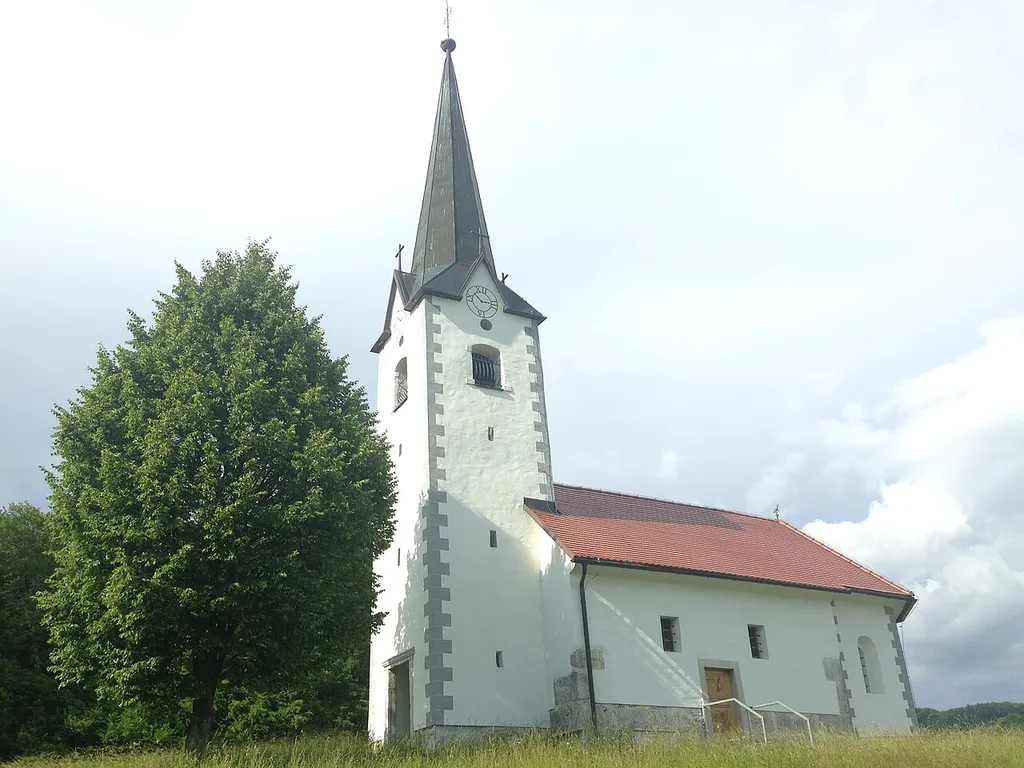 Cerkvica sv. Petra.