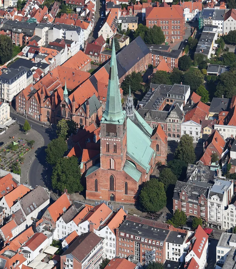 This picture shows a cultural heritage monument according to the Cultural Heritage Protection Law of Schleswig-Holstein with the ID 691