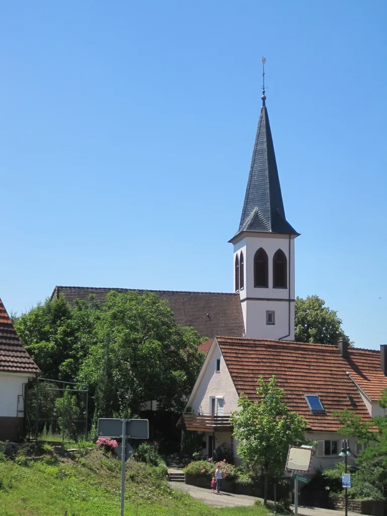 Evangelische Andreaskirche Großbettlingen. 1497 an Stelle eines Vorgängerbaus aus dem 8. Jahrhundert erbaut.
