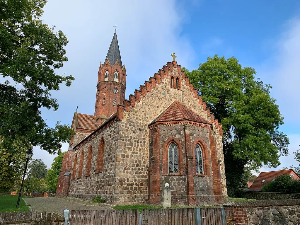 Die Dorfkirche Altkünkendorf in Angermünde im Landkreis Uckermark ist eine Feldsteinkirche aus der Zeit um 1300, die in der zweiten Hälfte des 19. Jahrhunderts umgebaut wurde. Die Kirchenausstattung stammt im Wesentlichen aus dieser Zeit. Altkünkendorf church