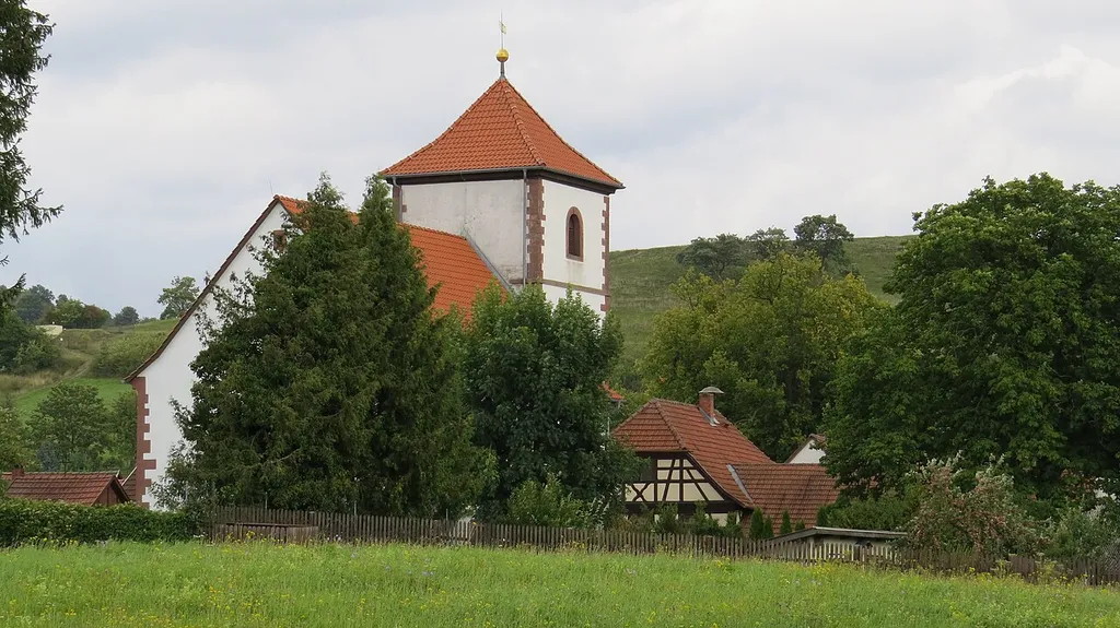 Kirche in Wohlmuthausen, Rhönblick