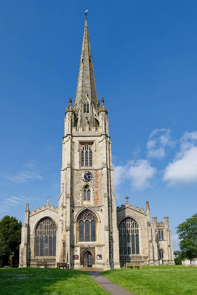 Saffron Walden: Church of St. Mary the Virgin, Churchyard