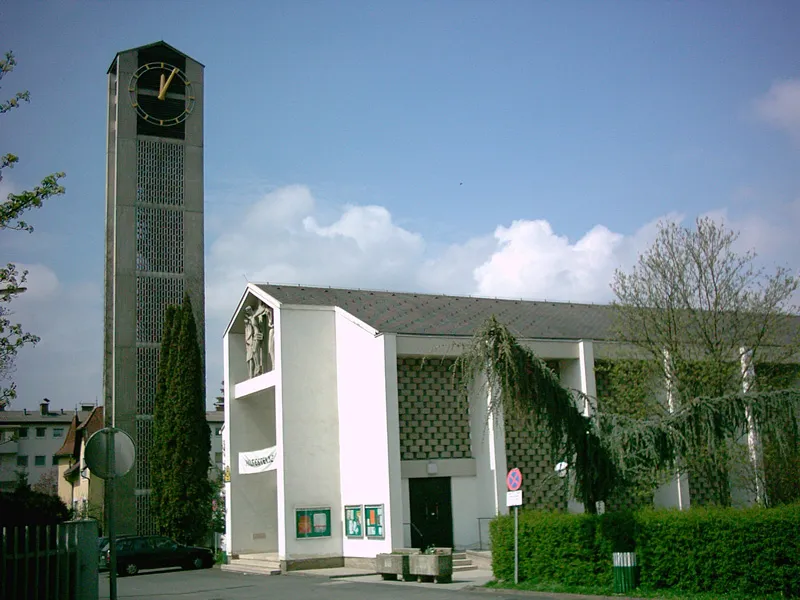 Kath. Pfarrkirche Hl. Familie