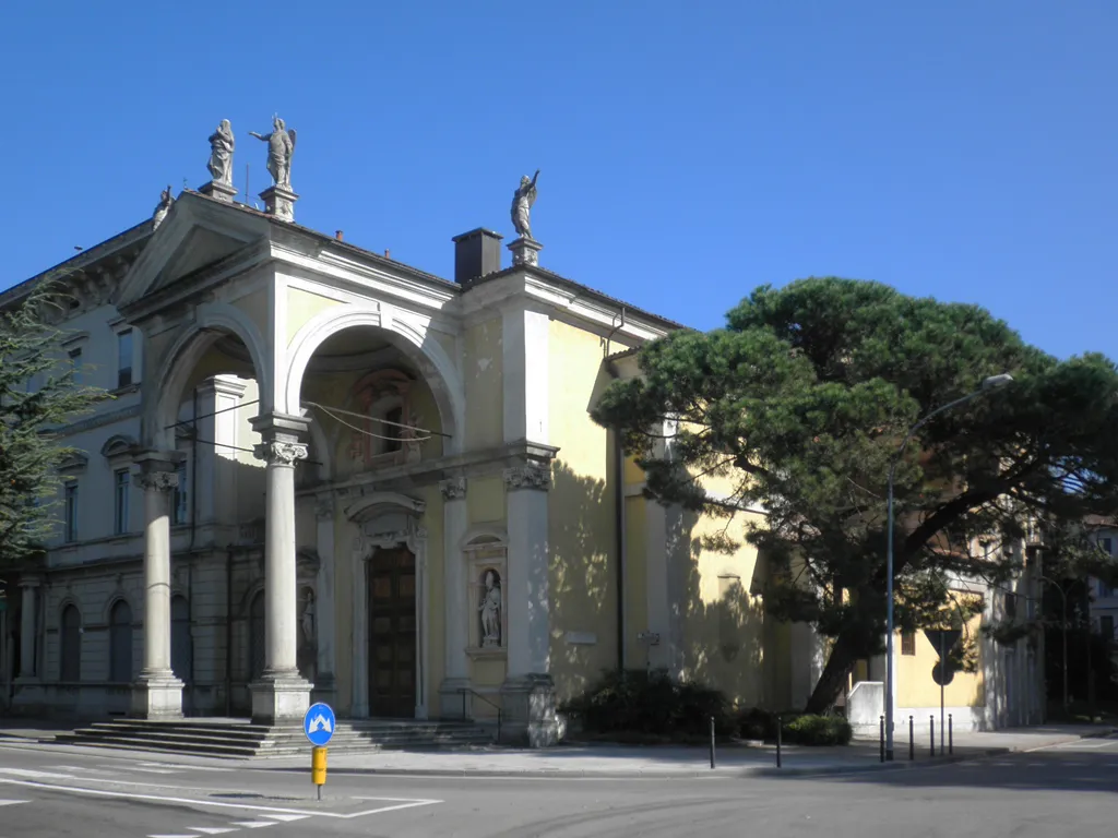 Luino, chiesa di San Giuseppe.