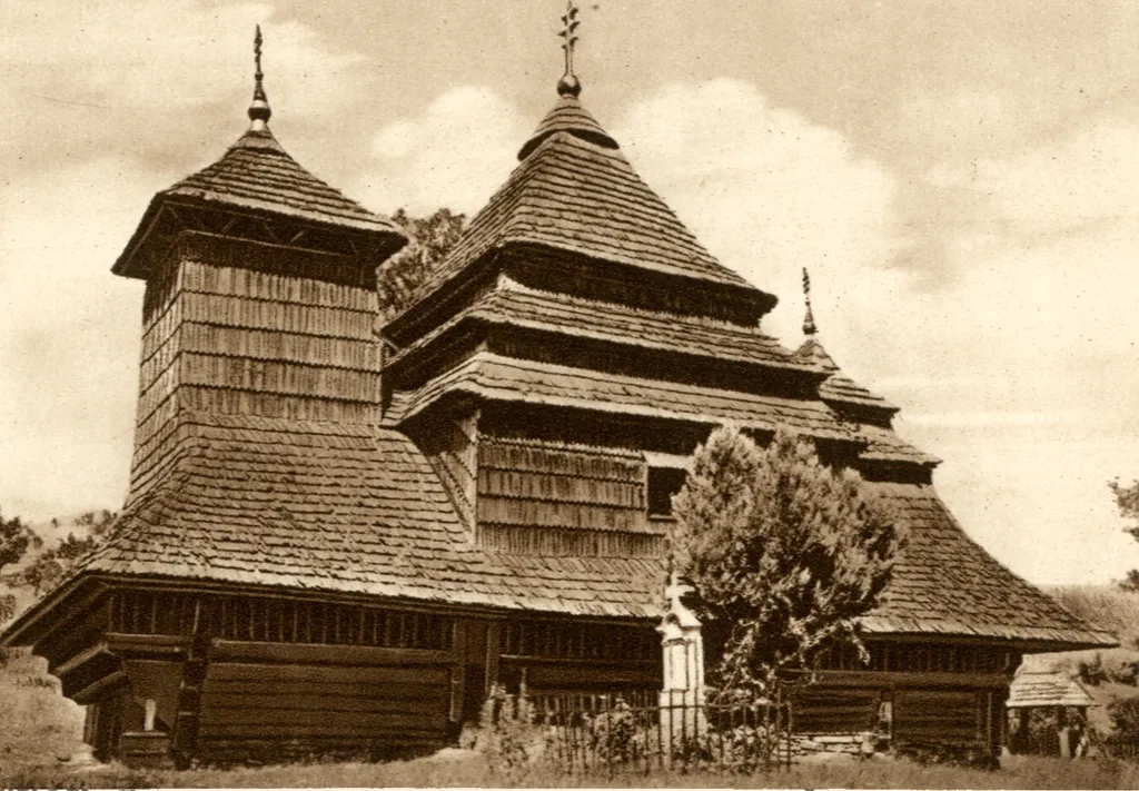 Churches; Wooden buildings