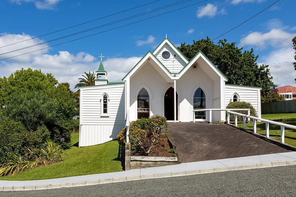Frontal view of Christ Church, Anglican church in Warkworth, New Zealand.