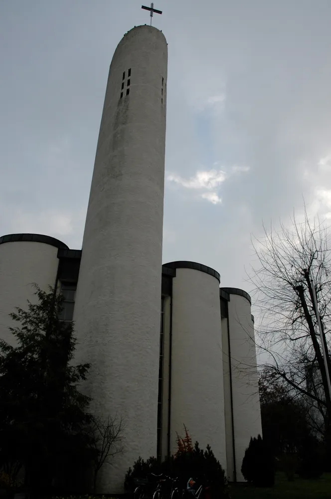 Katholische Kirche Heilig Kreuz im Erlanger Stadtteil Bruck