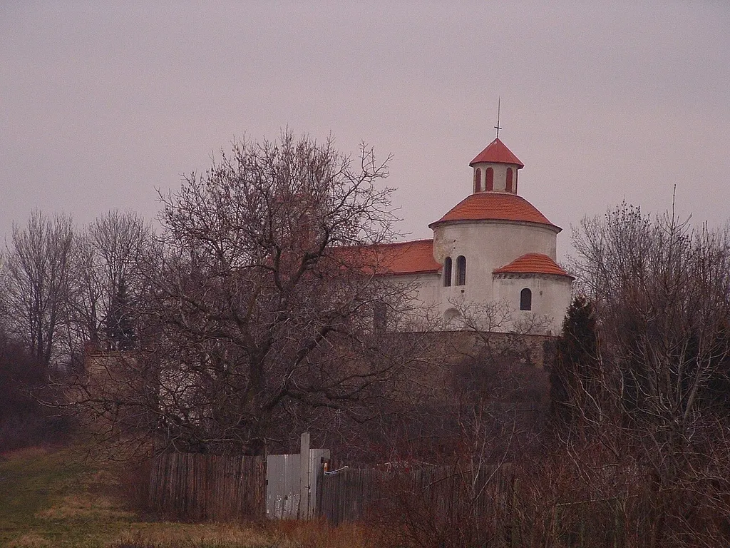 Kostel sv. Petra a Pavla, pohled od jihu