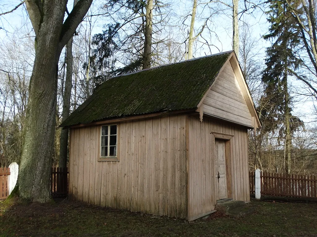 Churchyard chapel, Žemoji Panemunė, Šakiai district, Lithuania