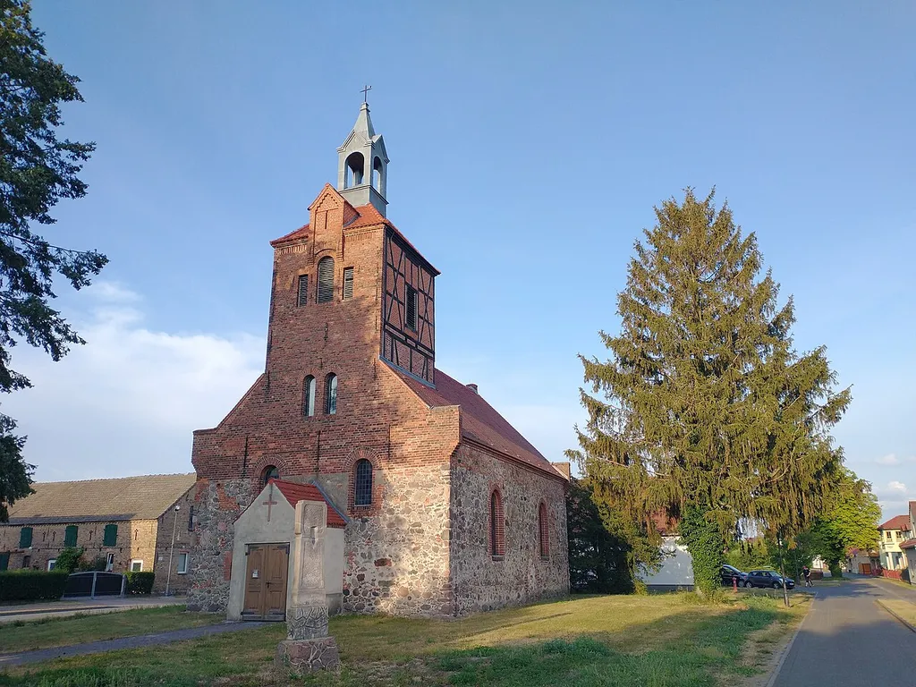 Kościół w Ragow (gmina Ragow-Merz), Niemcy.