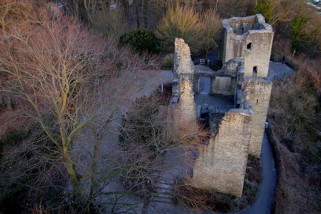 Blick vom Vincketurm zur Ruine Hohensyburg, Dortmund-Syburg