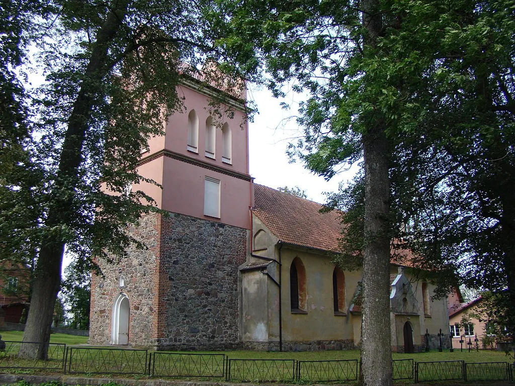 Runowo - kościół parafialny p.w. śś. Apostołów Szymona i Judy