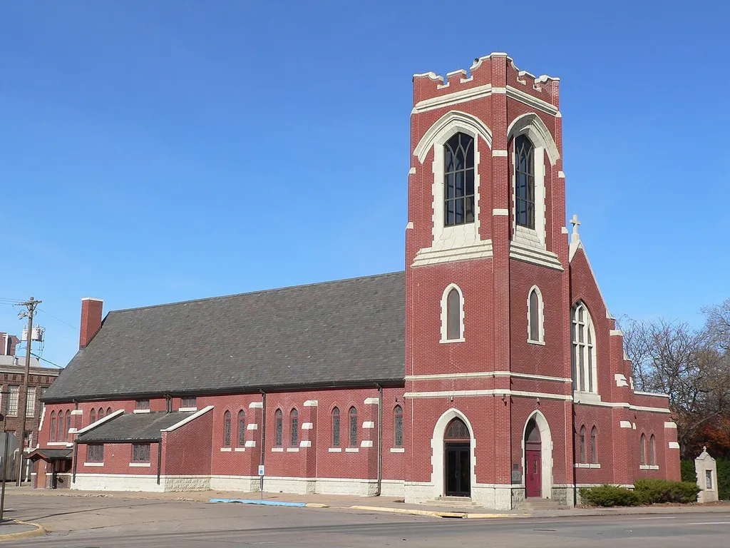 Saint Luke's Protestant Episcopal Church, located at 2304 2nd Ave. in Kearney, Nebraska. View from the southeast. The church, designed by architect John Sutcliffe in Late Gothic Revival style, was built in 1908. It continues to function as a church.