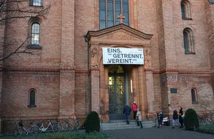 portal of the St. Thomas church