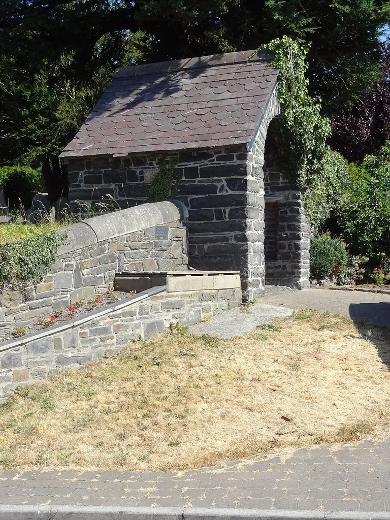 Lychgate to SE of Church of St Padarn