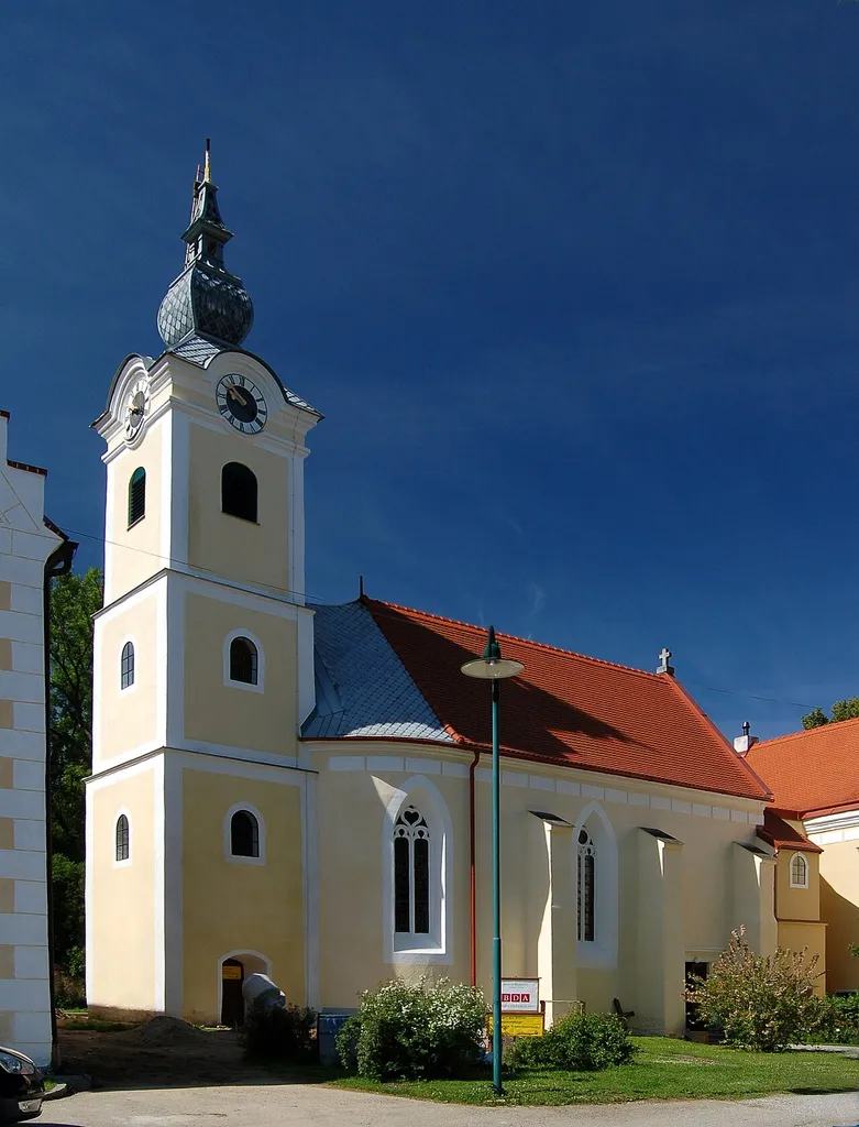 The parish church in Idolsberg, municipality Krumau am Kamp is a cultural heritage monument.