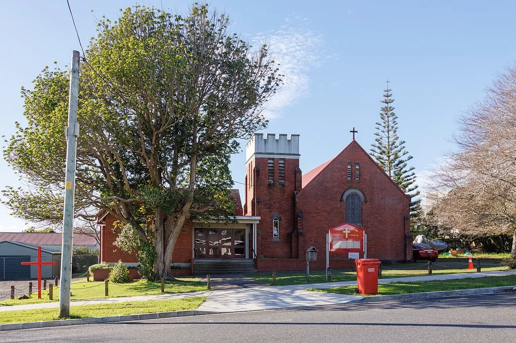 St Thomas Anglican Church in New Lynn, Auckland, viewed from the street.