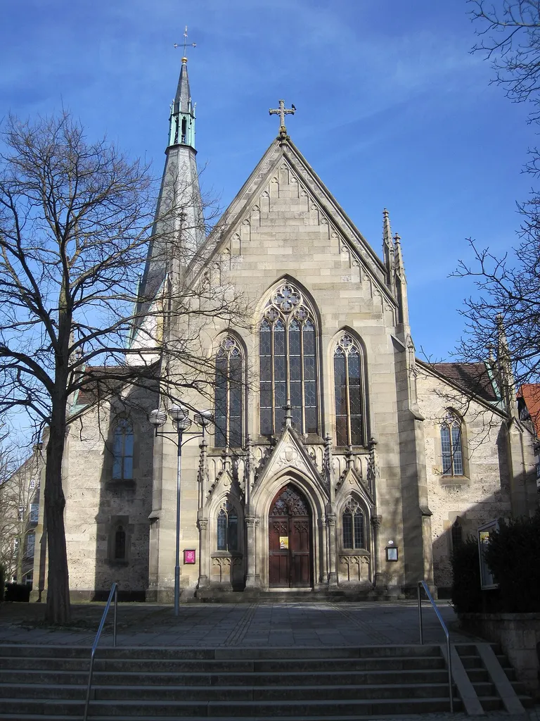 Die Stiftskirche in Dettingen an der Erms. Der Chor der Kirche geht auf Graf Eberhard V zurück.