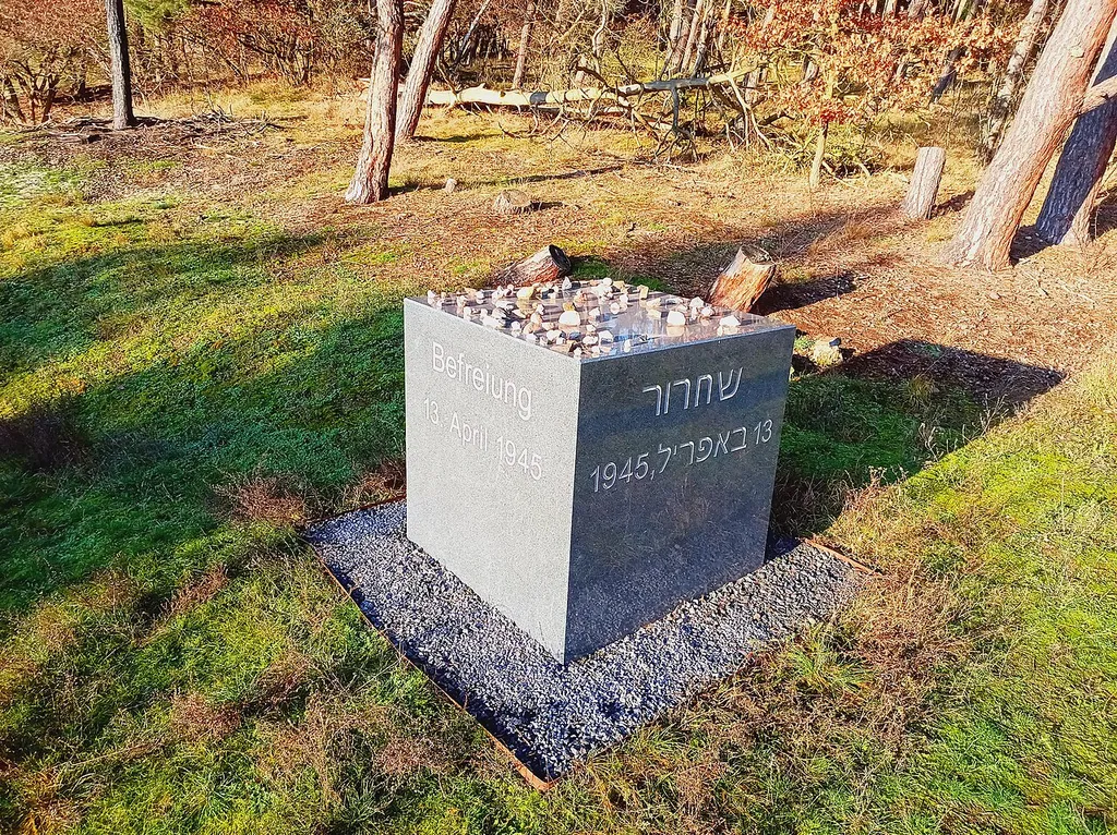 Ansicht des Gedenksteins, Blickrichtung Nordwest
