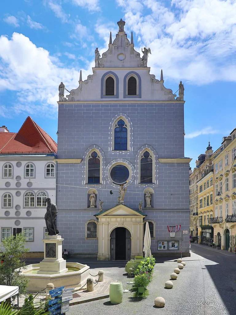 Northwest view of the Franciscan Church in Vienna.