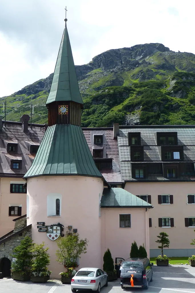 Außenansicht der Bruderschaftskapelle in St. Christoph am Arlberg