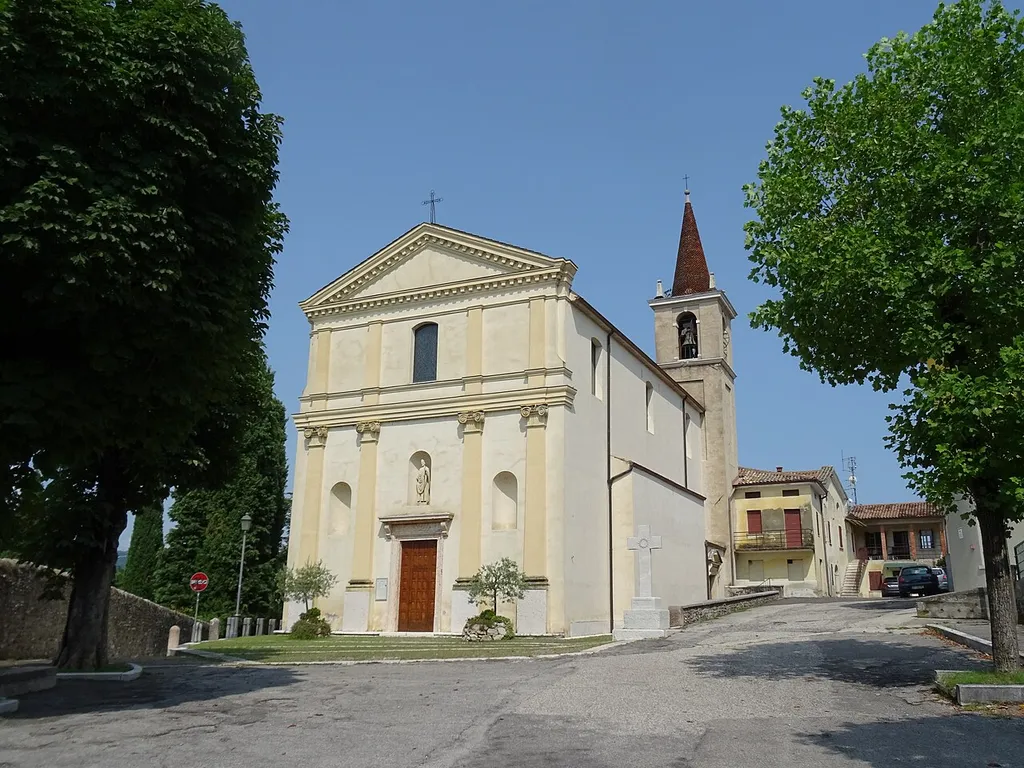 Piovezzano (Pastrengo, Veneto), chiesa di San Zeno