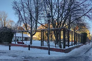 Viktoriaufer (südlich von Nr. 23), Friedhof und Fundamentreste der ehemaligen Moritzkirche, 15.-17. Jh. Viktoriaufer (südlich von Nr. 23), Jüdenstraße, , Steglitz-Zehlendorf, Denkmalbereiche (Ensembles)