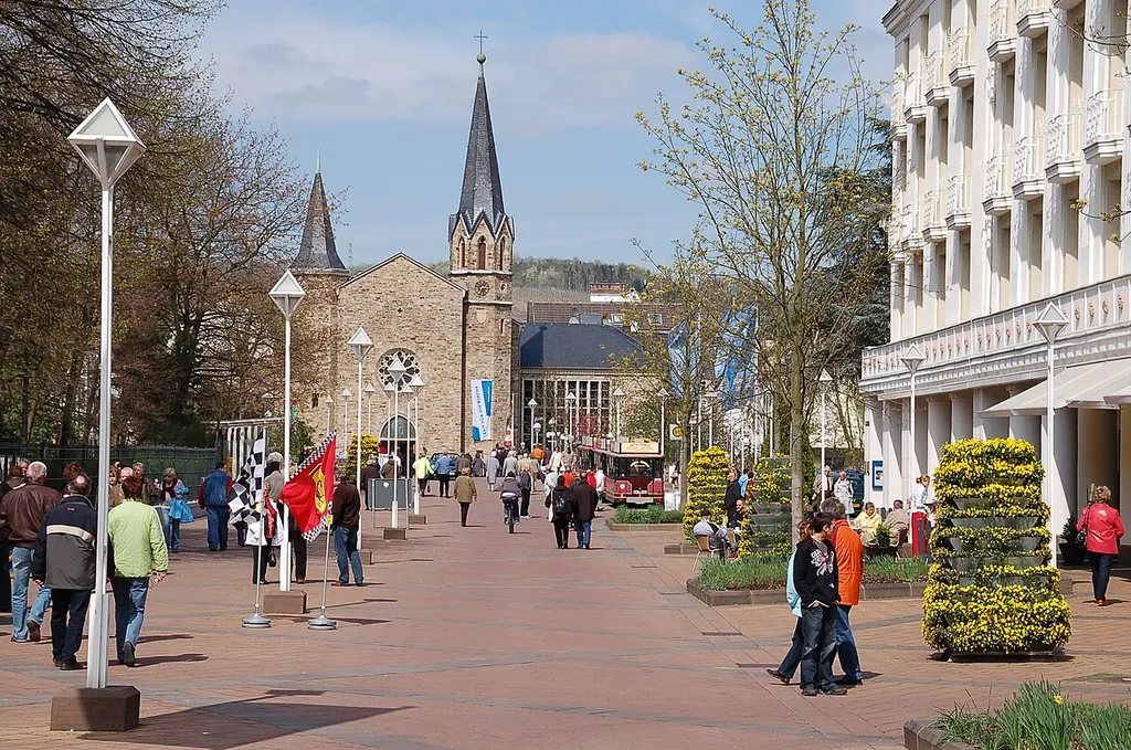 Blick auf die Martin-Luther-Kirche in Bad Neuenahr