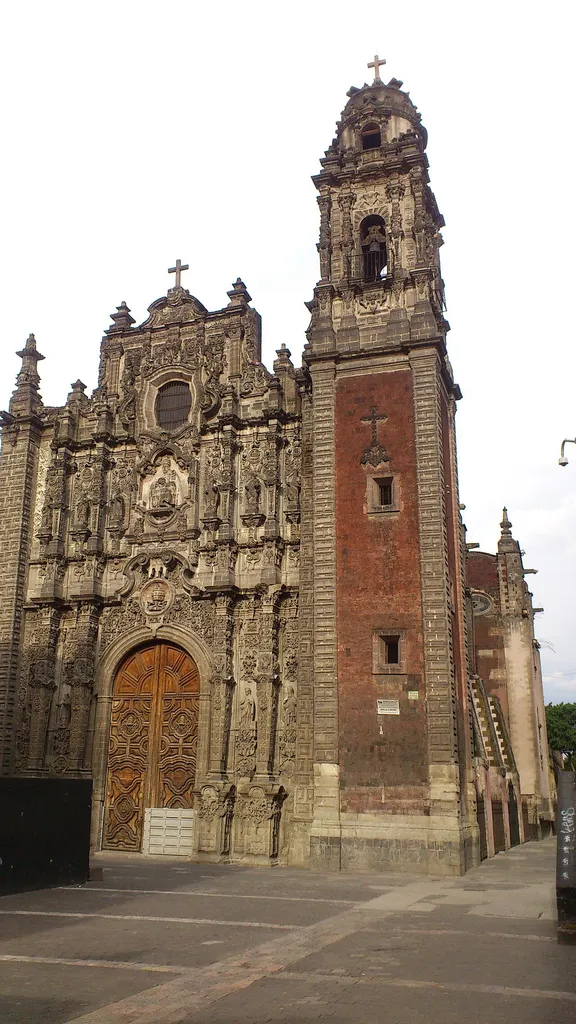 This is a photo of a monument in Mexico, identified by ID