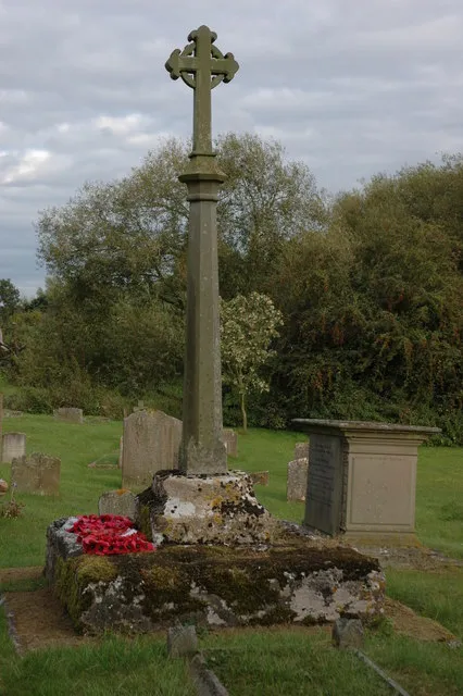 Cross in Chaceley church yard