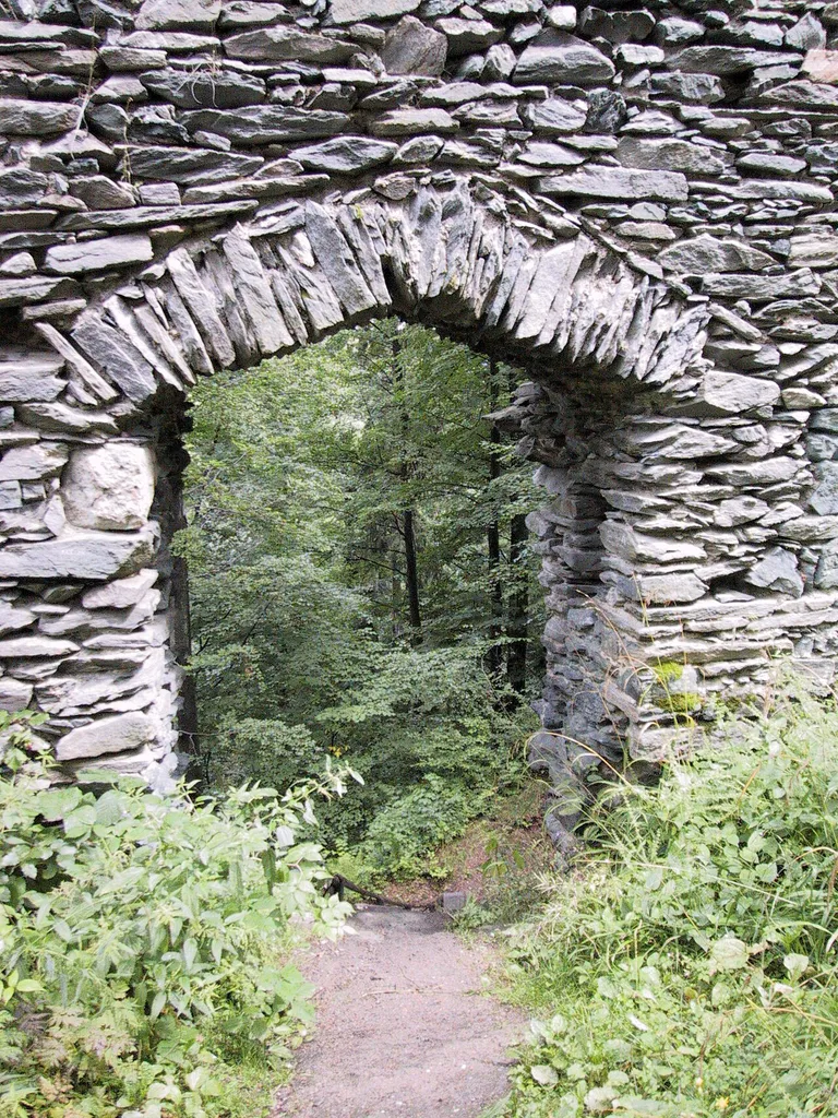 entrance to Castle Szczerba Ruins, Góry Bystrzyckie, Poland