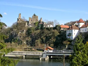 Burg Hals