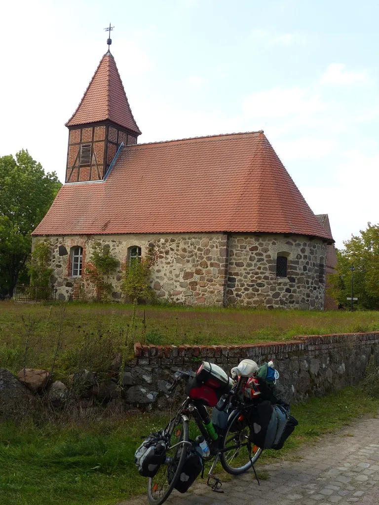 Dorfkirche im Rundling Winkelstedt, wohl 15. Jh.