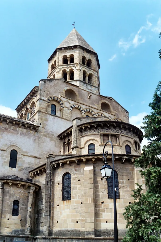 France - Auvergne - Puy-de-Dôme - Église Notre-Dame de Saint-Saturnin - Chevet