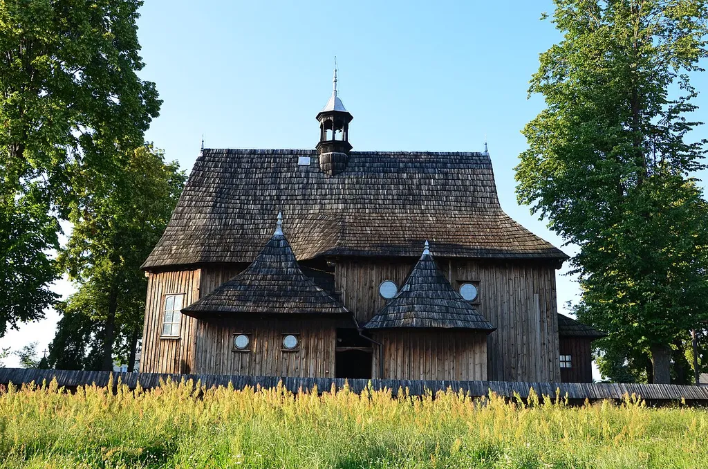 Radkowice, kościół par. pw. Matki Boskiej Częstochowskiej, 1621, 1966 r.(przeniesiony z Miedzierzy, gm. Smyków)