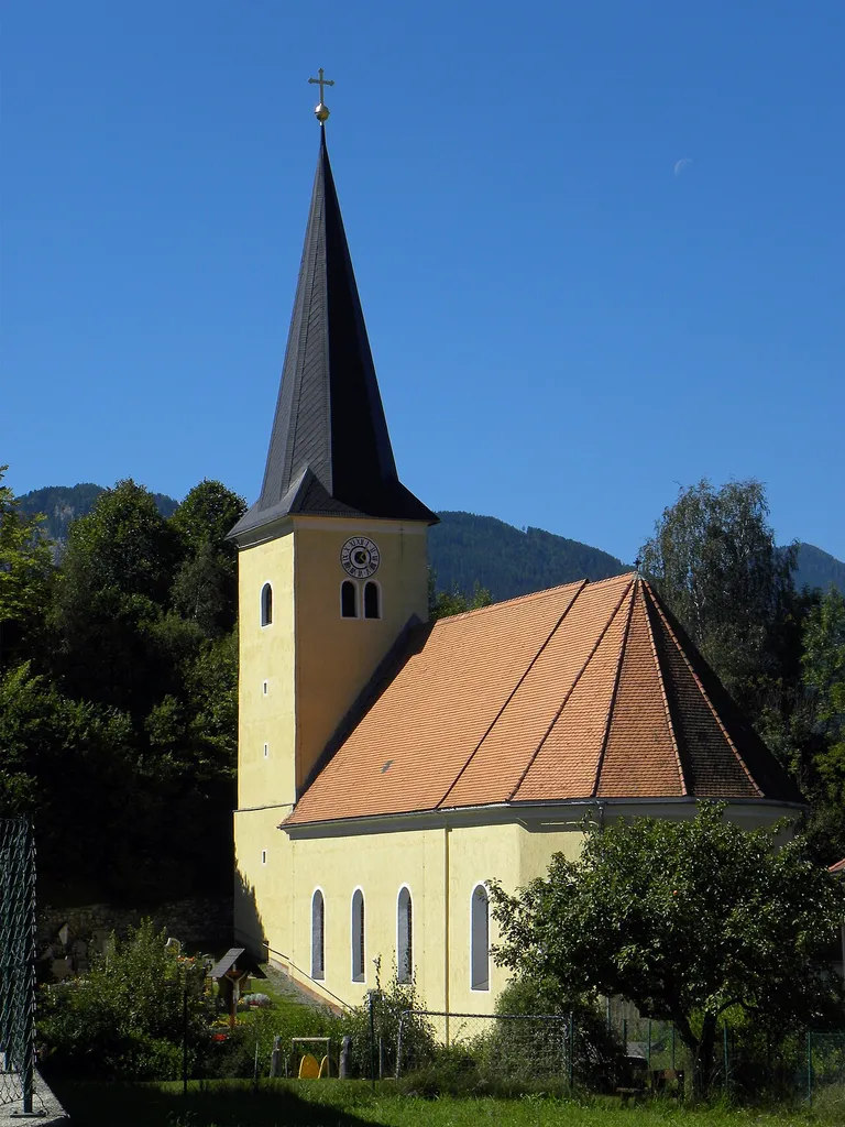 Kath. Pfarrkirche hl. Laurentius mit Friedhof